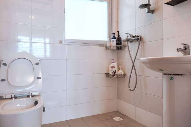 116B Jalan Tenteram, 116B Jalan Tenteram, 2 Bedrooms, 721 sqft, HDB Flat For Sale, by Daniel Ong, 500188430 - Bathroom - PropertyGuru.com.sg