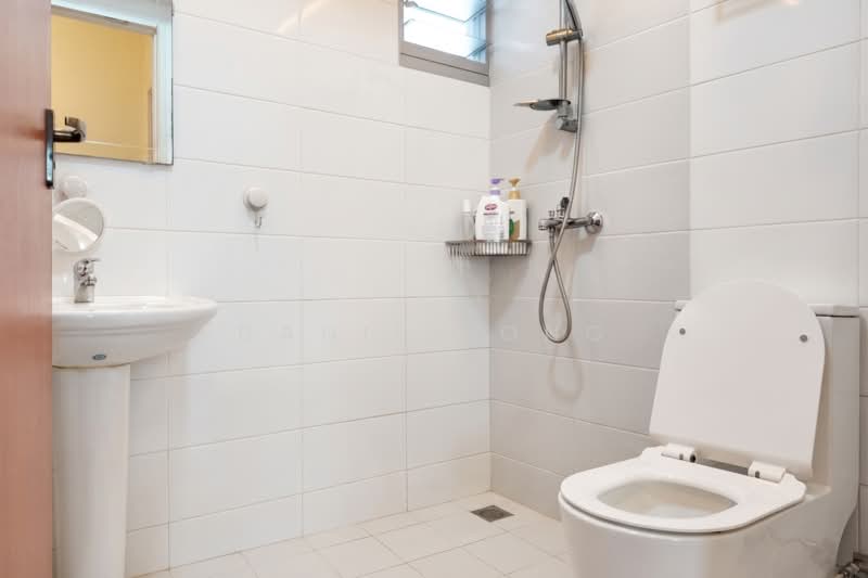 116B Jalan Tenteram, 116B Jalan Tenteram, 2 Bedrooms, 721 sqft, HDB Flat For Sale, by Daniel Ong, 500188430 - Bathroom - PropertyGuru.com.sg