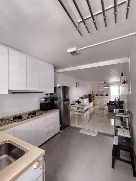 149 Woodlands Street 13, 149 Woodlands Street 13, 2 Bedrooms, 721 sqft, HDB Flat For Sale, by Estee Liu 刘轩宁, 500188436 - Kitchen - PropertyGuru.com.sg