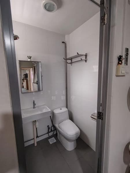 149 Woodlands Street 13, 149 Woodlands Street 13, 2 Bedrooms, 721 sqft, HDB Flat For Sale, by Estee Liu 刘轩宁, 500188436 - Bathroom - PropertyGuru.com.sg