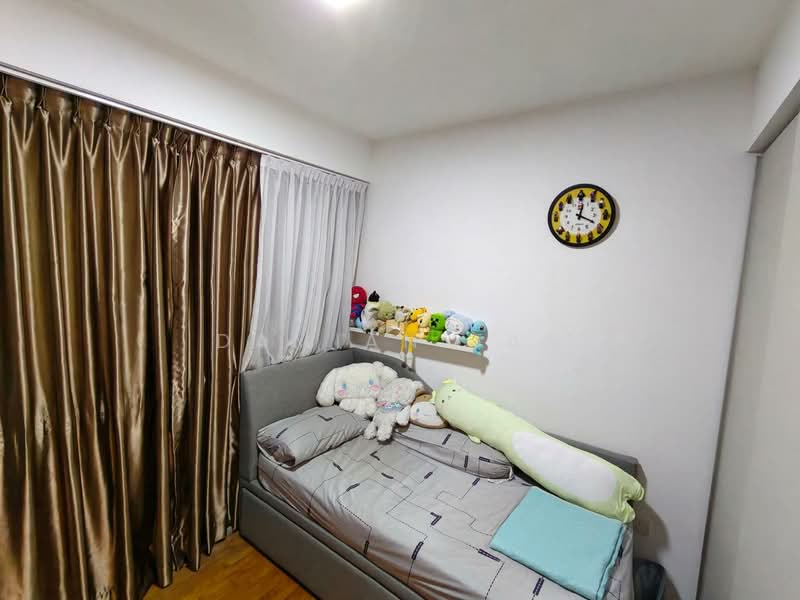 FLO Residence, Punggol Field Walk, 4 Bedrooms, 1,227 sqft, Condominium For Sale, by Damian Tan, 500188441 - Bedroom - PropertyGuru.com.sg