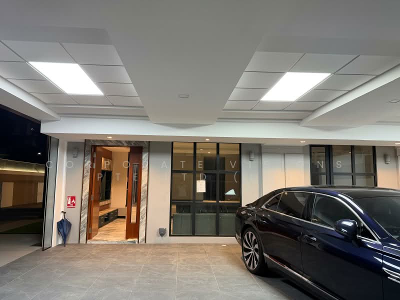 Hong San Walk, Hong San Walk, 6 Bedrooms, 5,000 sqft, Semi-Detached House For Rent, by HO LI LI, 500188443 - Entrance - PropertyGuru.com.sg