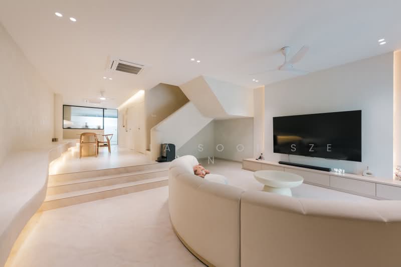 Terraced House At Kovan, , 5 Bedrooms, 3,500 sqft, Terraced House For Sale, by Athalia Soon Sze Yin, 500188455 - Living Room - PropertyGuru.com.sg