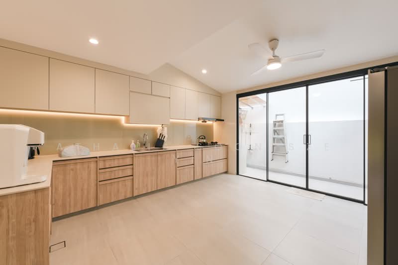 Terraced House At Kovan, , 5 Bedrooms, 3,500 sqft, Terraced House For Sale, by Athalia Soon Sze Yin, 500188455 - Kitchen - PropertyGuru.com.sg
