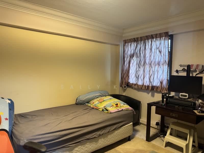 20 Lorong 7 Toa Payoh, 20 Lorong 7 Toa Payoh, 2 Bedrooms, 721 sqft, HDB Flat For Sale, by Sally Koh, 500188460 - Bedroom - PropertyGuru.com.sg