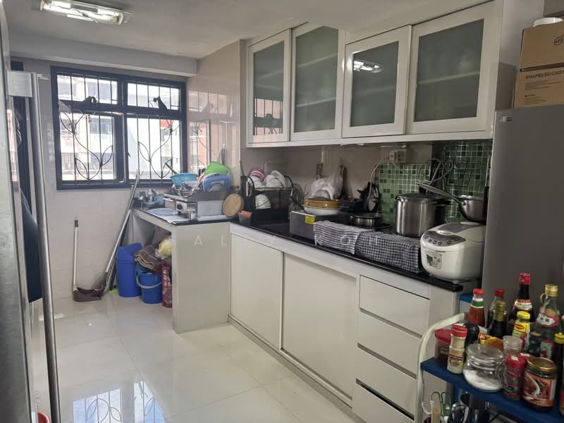 20 Lorong 7 Toa Payoh, 20 Lorong 7 Toa Payoh, 2 Bedrooms, 721 sqft, HDB Flat For Sale, by Sally Koh, 500188460 - Kitchen - PropertyGuru.com.sg