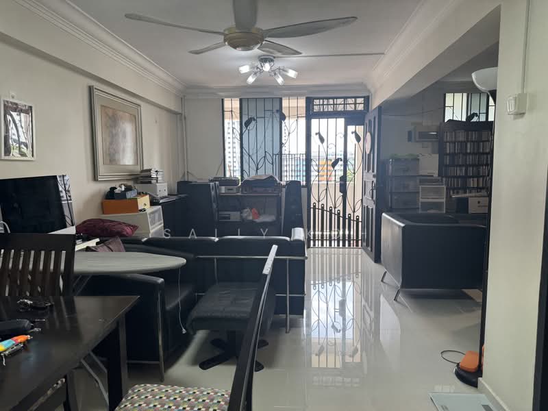 20 Lorong 7 Toa Payoh, 20 Lorong 7 Toa Payoh, 2 Bedrooms, 721 sqft, HDB Flat For Sale, by Sally Koh, 500188460 - Living Room - PropertyGuru.com.sg