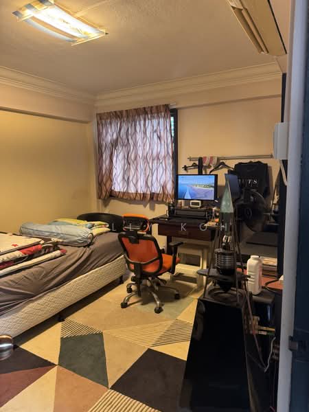 20 Lorong 7 Toa Payoh, 20 Lorong 7 Toa Payoh, 2 Bedrooms, 721 sqft, HDB Flat For Sale, by Sally Koh, 500188460 - Bedroom - PropertyGuru.com.sg