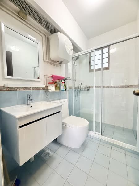 161B Punggol Central, 161B Punggol Central, 3 Bedrooms, 1,227 sqft, HDB Flat For Sale, by Linda Loh, 500188464 - Bathroom - PropertyGuru.com.sg