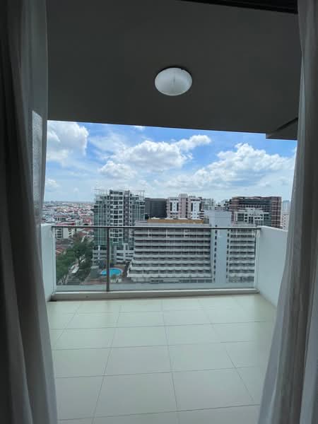 The Shore Residences, 81 Amber Road, 2 Bedrooms, 893 sqft, Condominium For Rent, by Michelle Lim, 500188473 - Balcony - PropertyGuru.com.sg