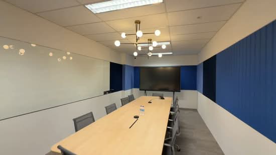 Grade A Office along Robinson Road, Fully Fitted & Furnished. High-End Aesthetic Design., 2,400 sqft, Office For Rent, by Patrick Ong 王鹏若(安仔), 500188474 - CommercialGuru.com.sg