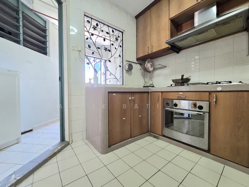 464 Choa Chu Kang Avenue 4, 464 Choa Chu Kang Avenue 4, 3 Bedrooms, 1,119 sqft, HDB Flat For Sale, by Taufik Batisah, 500188485 - Kitchen - PropertyGuru.com.sg