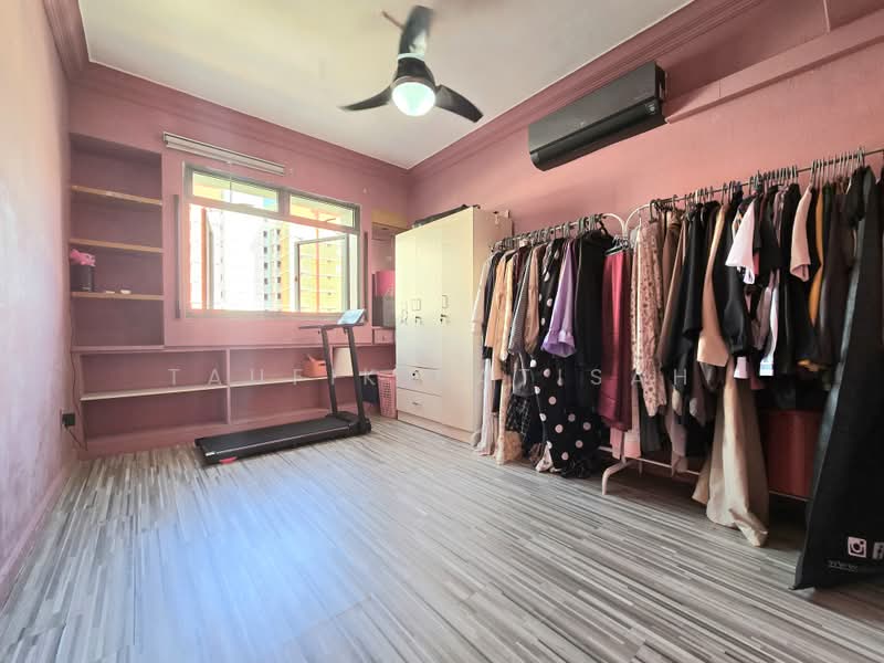 464 Choa Chu Kang Avenue 4, 464 Choa Chu Kang Avenue 4, 3 Bedrooms, 1,119 sqft, HDB Flat For Sale, by Taufik Batisah, 500188485 - Bedroom 1 - PropertyGuru.com.sg
