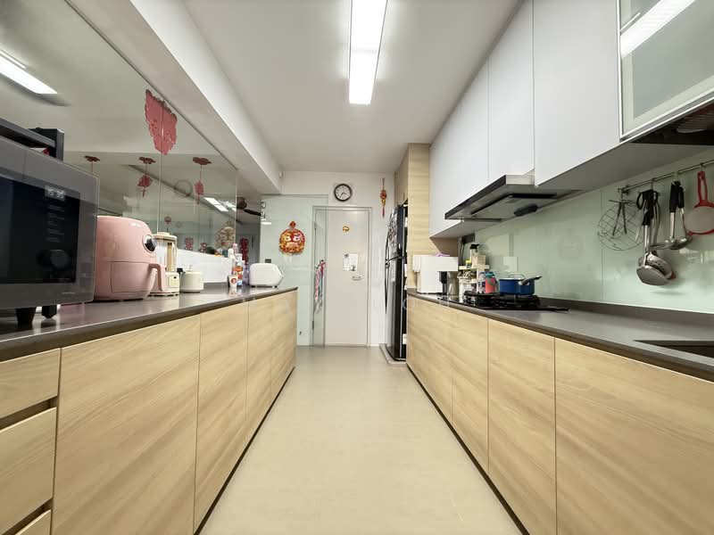 467B Bukit Batok West Avenue 9, 467B Bukit Batok West Avenue 9, 4 Bedrooms, 1,216 sqft, HDB Flat For Sale, by May Loh, 500188491 - Kitchen - PropertyGuru.com.sg