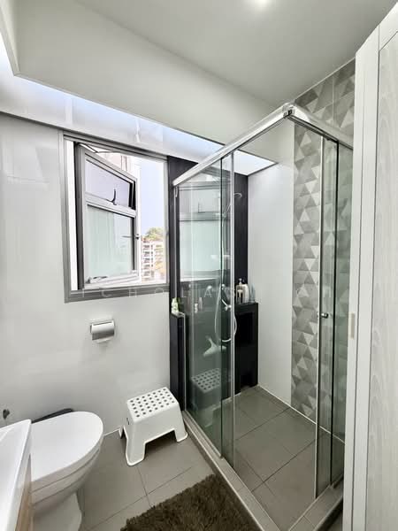 153B Bedok South Road, 153B Bedok South Road, 3 Bedrooms, 1,216 sqft, HDB Flat For Sale, by Nicholas Toh, 500188492 - Bathroom - PropertyGuru.com.sg