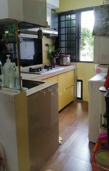 166 Gangsa Road, 166 Gangsa Road, 4 Bedrooms, 1,302 sqft, HDB Flat For Sale, by Michelle Tan, 500188497 - Kitchen - PropertyGuru.com.sg