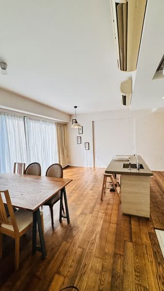 Silversea, , 2 Bedrooms, 980 sqft, Condominium For Sale, by Lillian Chen, 500188499 - Dining Room - PropertyGuru.com.sg