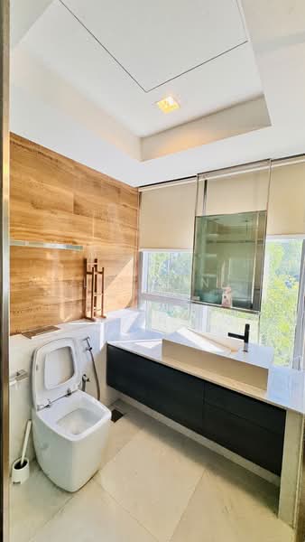 Silversea, , 2 Bedrooms, 980 sqft, Condominium For Sale, by Lillian Chen, 500188499 - Bathroom - PropertyGuru.com.sg