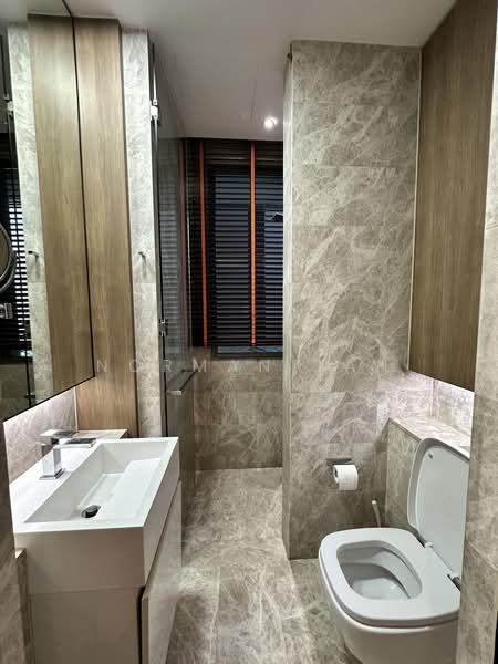 Leedon Residence, 24 Leedon Heights, 2 Bedrooms, 1,044 sqft, Condominium For Sale, by Norman Tan, 500188500 - Bathroom - PropertyGuru.com.sg