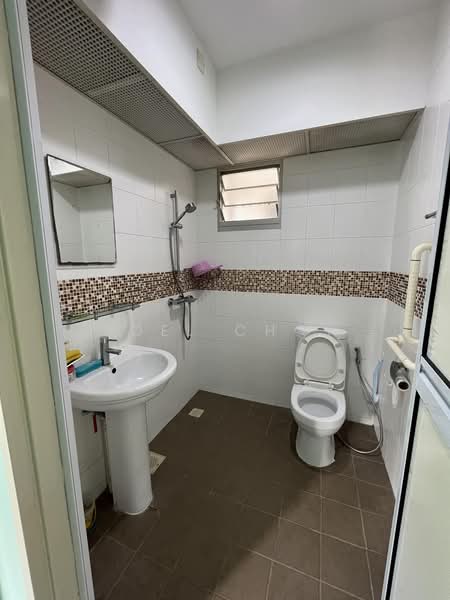 430B Fernvale Link, 430B Fernvale Link, 2 Bedrooms, 721 sqft, HDB Flat For Rent, by Joel Choy, 500188507 - Bathroom - PropertyGuru.com.sg