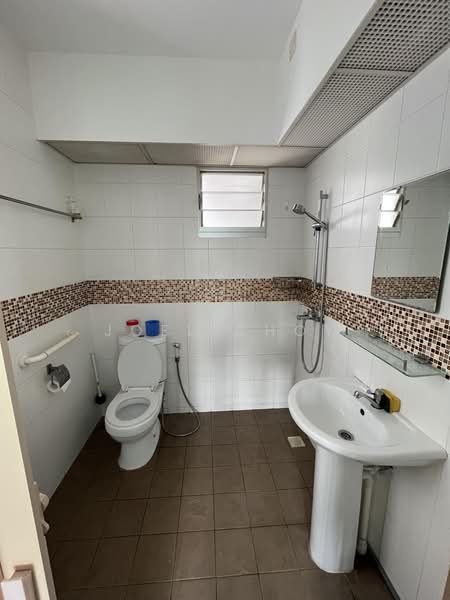 430B Fernvale Link, 430B Fernvale Link, 2 Bedrooms, 721 sqft, HDB Flat For Rent, by Joel Choy, 500188507 - Bathroom - PropertyGuru.com.sg