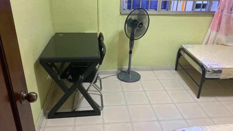 910 Tampines Street 91, 910 Tampines Street 91, Room Rental, 140 sqft, HDB Flat For Rent, by Alan Tsui 徐先生, 500188516 - Bedroom - PropertyGuru.com.sg