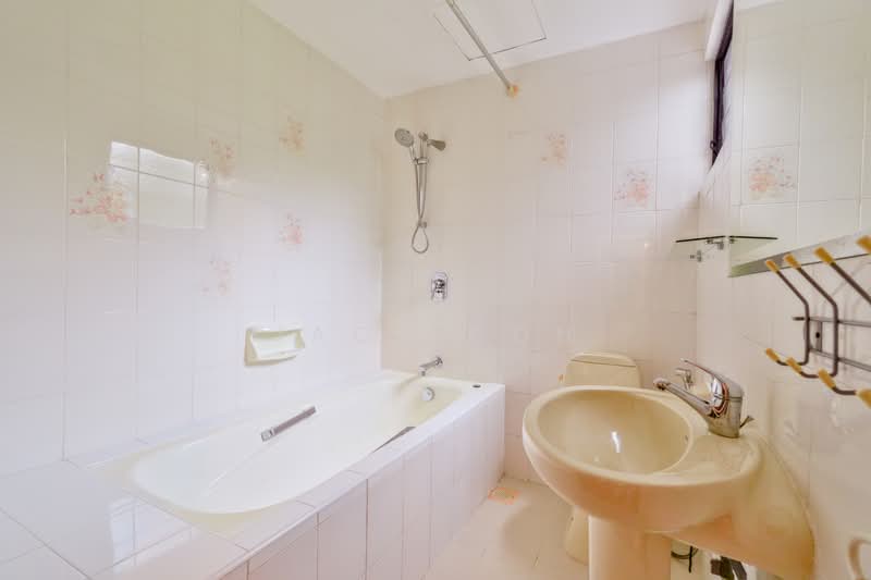 Regency Park, 7 Nathan Road, 3 Bedrooms, 2,260 sqft, Condominium For Sale, by Jack Goh, 500188517 - Bathroom - PropertyGuru.com.sg