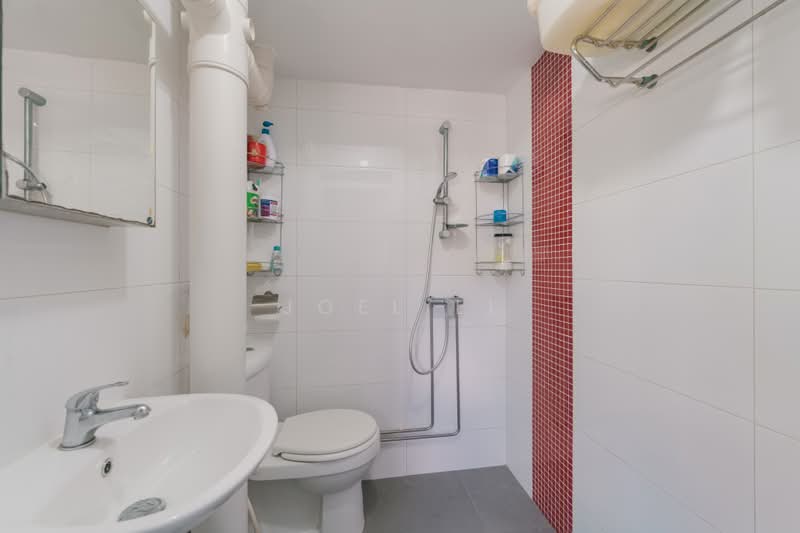 Blk 15 Eunos Crescent, , 3 Bedrooms, 1,259 sqft, HDB Flat For Sale, by Joel Li, 500188522 - Bathroom - PropertyGuru.com.sg