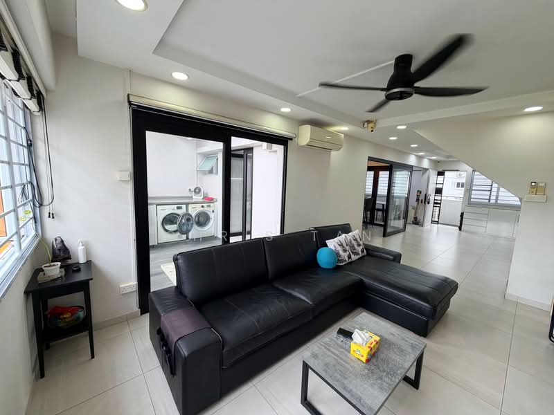 109 Teck Whye Lane, 109 Teck Whye Lane, 4 Bedrooms, 1,572 sqft, HDB Flat For Sale, by Chris Tan, 500188525 - Living Room - PropertyGuru.com.sg
