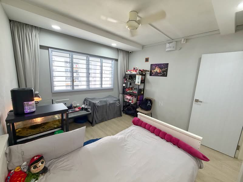 109 Teck Whye Lane, 109 Teck Whye Lane, 4 Bedrooms, 1,572 sqft, HDB Flat For Sale, by Chris Tan, 500188525 - Bedroom - PropertyGuru.com.sg