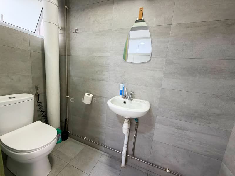 109 Teck Whye Lane, 109 Teck Whye Lane, 4 Bedrooms, 1,572 sqft, HDB Flat For Sale, by Chris Tan, 500188525 - Bathroom - PropertyGuru.com.sg
