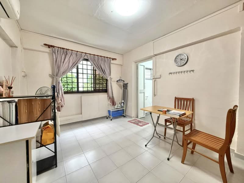 211 Serangoon Avenue 4, 211 Serangoon Avenue 4, 3 Bedrooms, 1,001 sqft, HDB Flat For Sale, by Kenneth Yeo, 500188526 - Living Room - PropertyGuru.com.sg