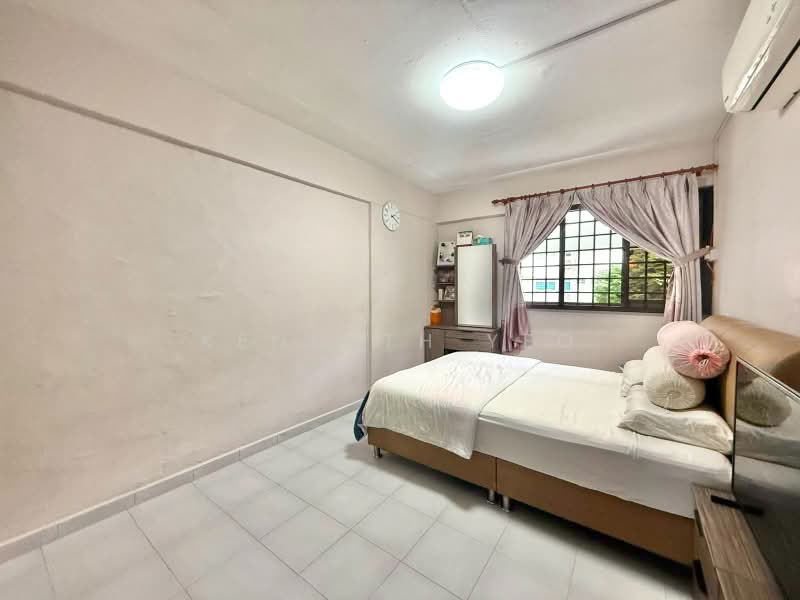 211 Serangoon Avenue 4, 211 Serangoon Avenue 4, 3 Bedrooms, 1,001 sqft, HDB Flat For Sale, by Kenneth Yeo, 500188526 - Bedroom - PropertyGuru.com.sg