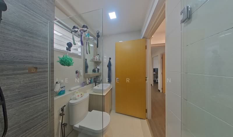 431A Yishun Avenue 1, 431A Yishun Avenue 1, 3 Bedrooms, 990 sqft, HDB Flat For Sale, by Jennifer Tan, 500188530 - Bathroom - PropertyGuru.com.sg