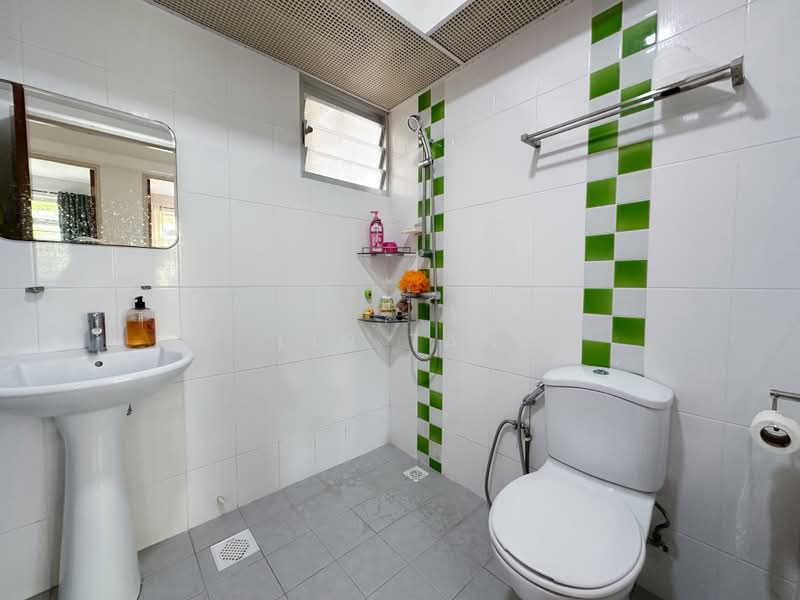 331A Anchorvale Street, 331A Anchorvale Street, 3 Bedrooms, 1,001 sqft, HDB Flat For Sale, by Lin Tan, 500188536 - Bathroom - PropertyGuru.com.sg