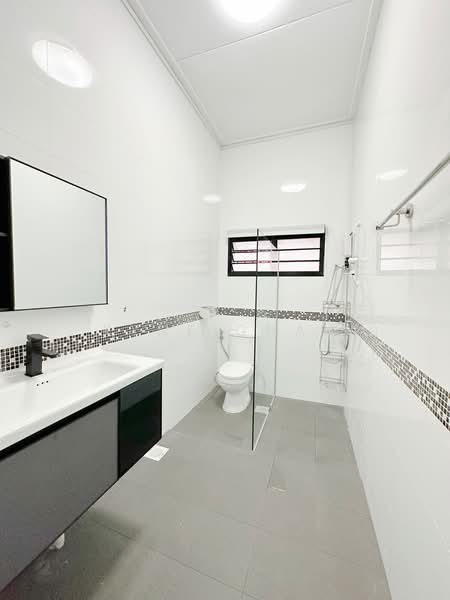 39 Quemoy Rd, 39 Quemoy Rd, Room Rental, 170 sqft, Corner Terrace For Rent, by Kyne Chan, 500188546 - Bathroom - PropertyGuru.com.sg