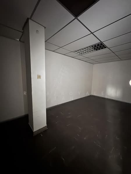 Kallang Bahru Industrial Estate, , 8,997 sqft, Light Industrial (B1) For Rent, by Rina Royale Tan, 500188552 - Interior - CommercialGuru.com.sg