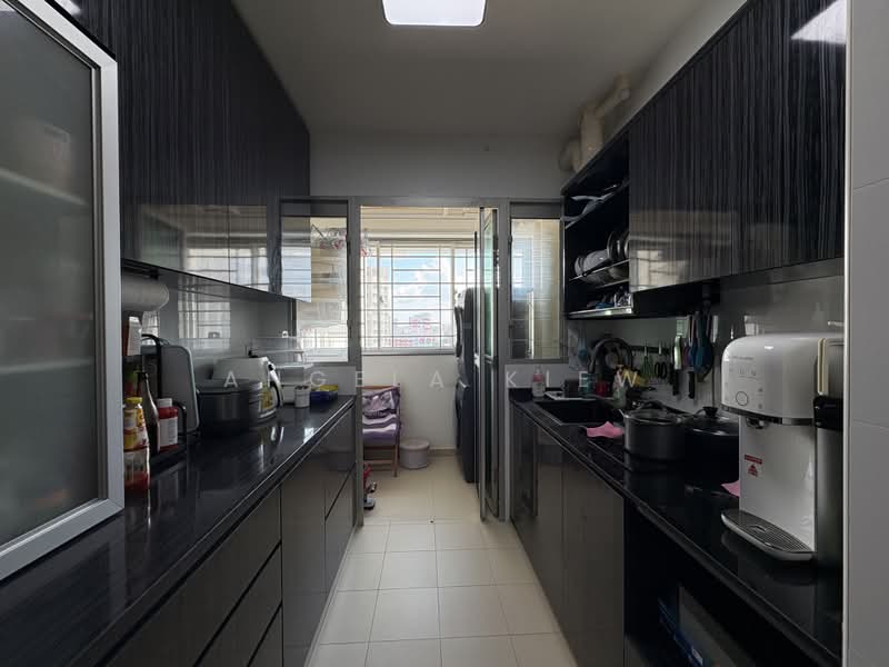 188A Fengshan GreenVille, 188A Bedok North Street 4, 2 Bedrooms, 732 sqft, HDB Flat For Sale, by Angela Kiew, 500188558 - Kitchen - PropertyGuru.com.sg