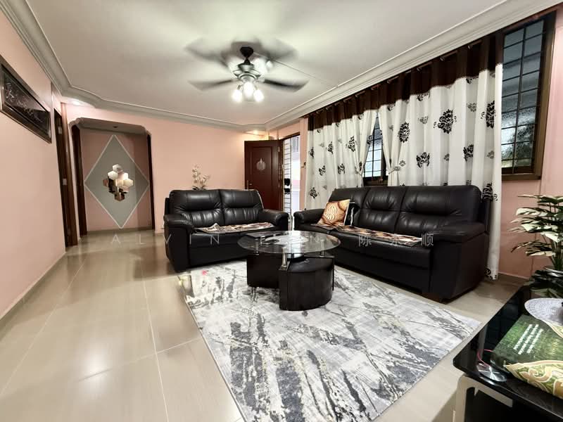348 Bukit Batok Street 34, 348 Bukit Batok Street 34, 3 Bedrooms, 903 sqft, HDB Flat For Sale, by Alvin Tan 陈永顺, 500188565 - Living Room - PropertyGuru.com.sg