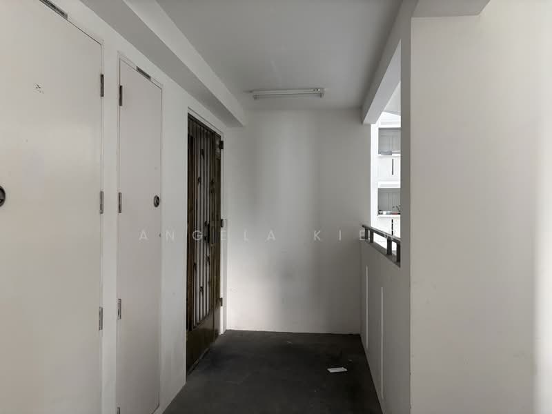619A Tampines Street 61, 619A Tampines Street 61, 3 Bedrooms, 1,001 sqft, HDB Flat For Sale, by Angela Kiew, 500188573 - Corridor - PropertyGuru.com.sg