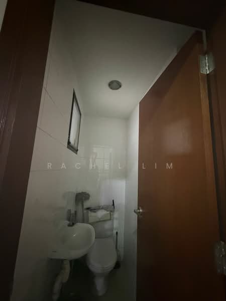 Chestervale, 31 Bangkit Road, 3 Bedrooms, 1,399 sqft, Condominium For Sale, by Rachel Lim, 500188575 - Bathroom - PropertyGuru.com.sg