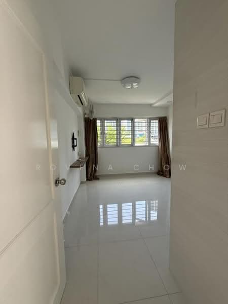 604 Clementi West Street 1, 604 Clementi West Street 1, Room Rental, 100 sqft, HDB Flat For Rent, by Rovena Chow, 500188584 - Living Room - PropertyGuru.com.sg