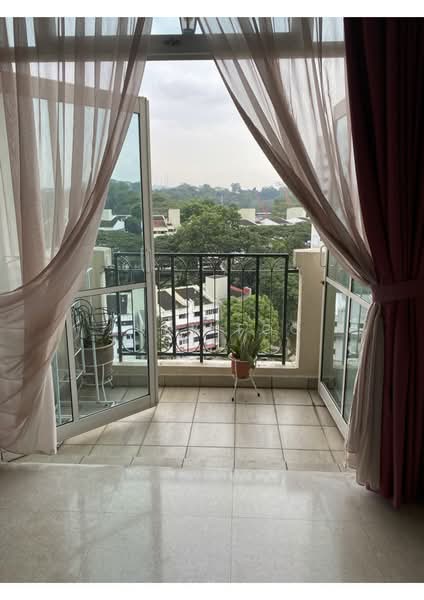 Cavendish Park, 16 Pine Grove, 2 Bedrooms, 958 sqft, Condominium For Sale, by JUDY FOO, 500188586 - Balcony - PropertyGuru.com.sg