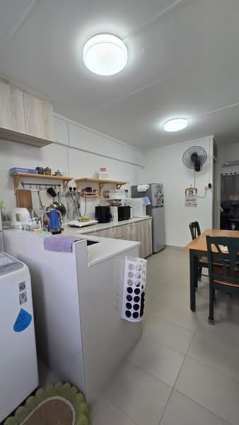 124 Simei Street 1, 124 Simei Street 1, 3 Bedrooms, 904 sqft, HDB Flat For Sale, by Jenny Lum, 500188587 - Kitchen - PropertyGuru.com.sg