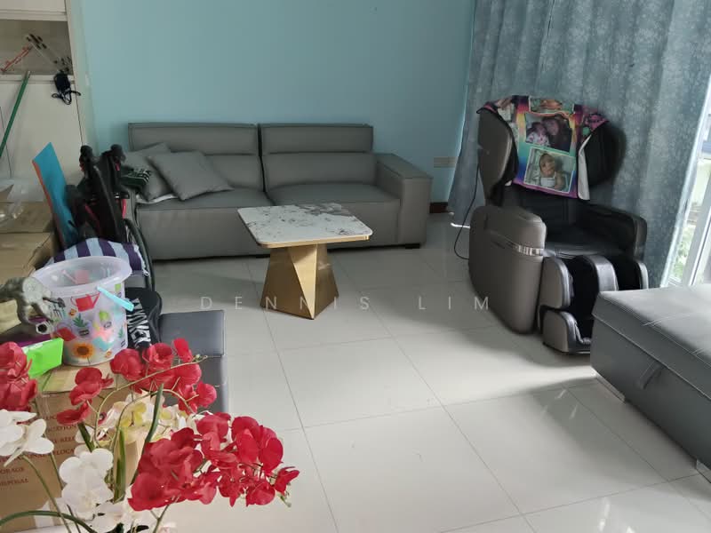 662D Edgedale Plains, 662D Edgedale Plains, 3 Bedrooms, 990 sqft, HDB Flat For Rent, by Dennis Lim, 500188588 - Living Room - PropertyGuru.com.sg