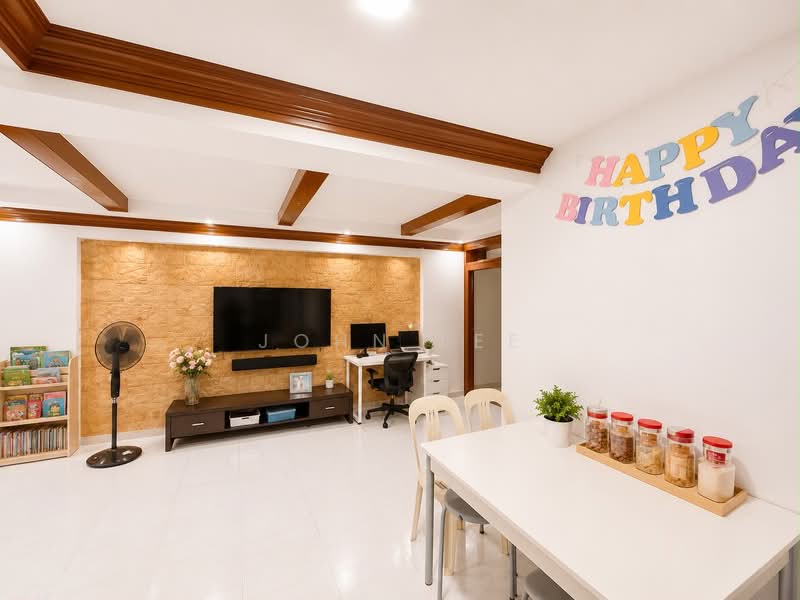 370 Woodlands Avenue 1, 370 Woodlands Avenue 1, 4 Bedrooms, 1,323 sqft, HDB Flat For Sale, by John Lee, 500188589 - Living Room - PropertyGuru.com.sg