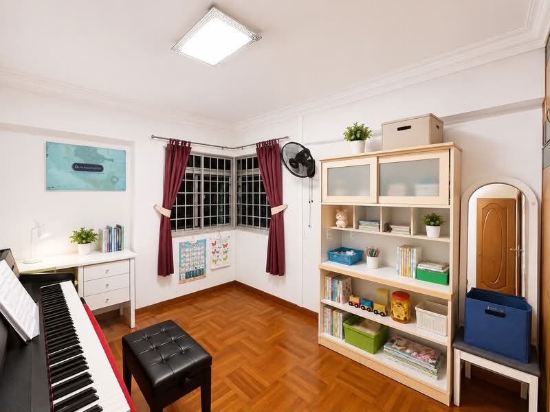 370 Woodlands Avenue 1, 370 Woodlands Avenue 1, 4 Bedrooms, 1,323 sqft, HDB Flat For Sale, by John Lee, 500188589 - Study - PropertyGuru.com.sg