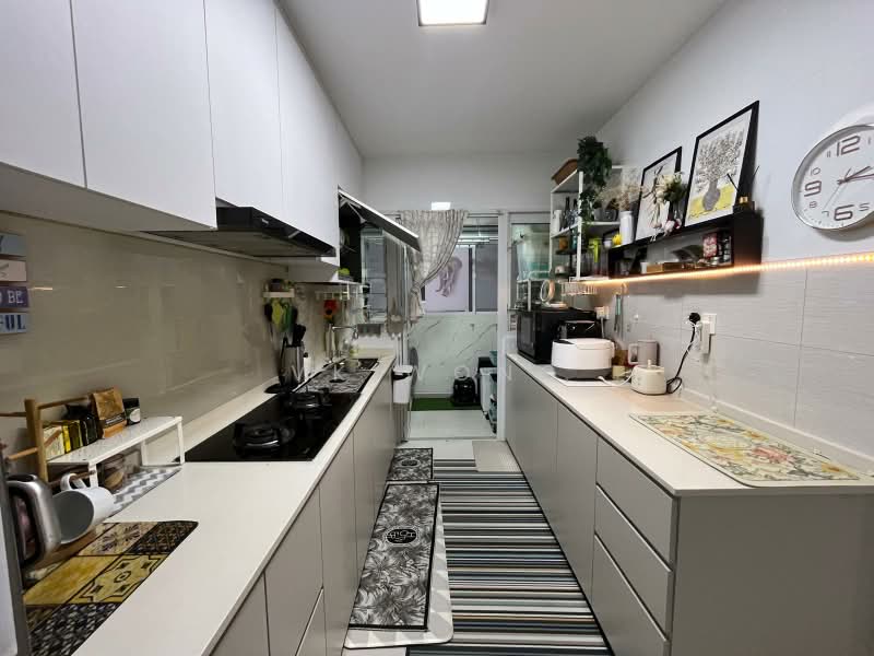 620A Tampines Street 61, 620A Tampines Street 61, 3 Bedrooms, 1,001 sqft, HDB Flat For Sale, by VK Wong, 500188592 - Kitchen - PropertyGuru.com.sg