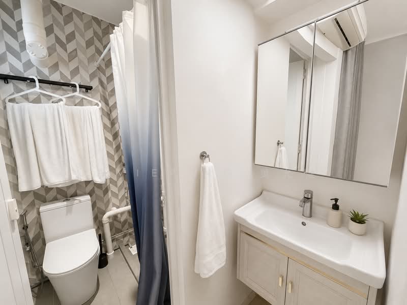 320 Clementi Avenue 4, 320 Clementi Avenue 4, 2 Bedrooms, 721 sqft, HDB Flat For Rent, by Javier Ng 黄允健, 500188597 - Bathroom - PropertyGuru.com.sg