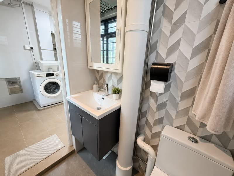 320 Clementi Avenue 4, 320 Clementi Avenue 4, 2 Bedrooms, 721 sqft, HDB Flat For Rent, by Javier Ng 黄允健, 500188597 - Bathroom - PropertyGuru.com.sg